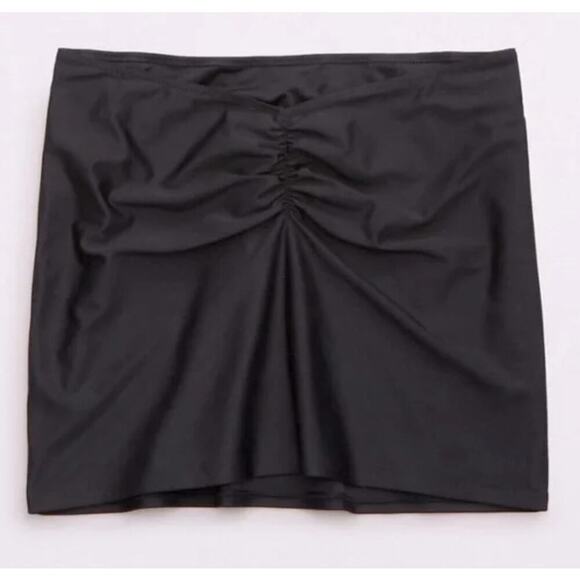 NWT Aerie Black Mid Rise Ruched Front Swim Skirt Beach Surf Paddle Size S - Picture 1 of 6